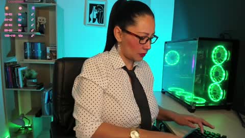 Andrea online show from January 2025 01:23:02 AM