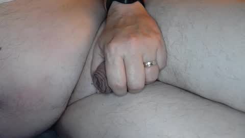 Snapshot of suessli chatting on November 2025 06:03:02 AM Suessli online show from November 2025 06:03:02 AM