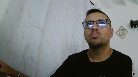 Snapshot of sugar1014 chatting on January 2025 09:19:02 PM sugar1014 online show from January 2025 09:19:02 PM