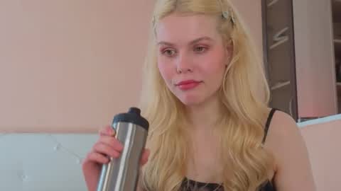 Sasha online show from April 2026 06:31:01 AM