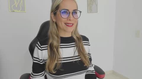 sugar_milff online show from October 2025 02:13:02 PM