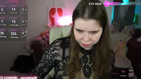 Mia online show from December 2025 02:35:01 PM