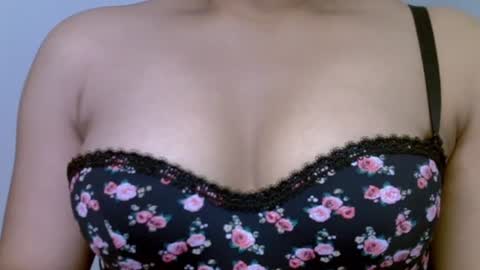 Ella online show from February 2026 08:05:01 PM