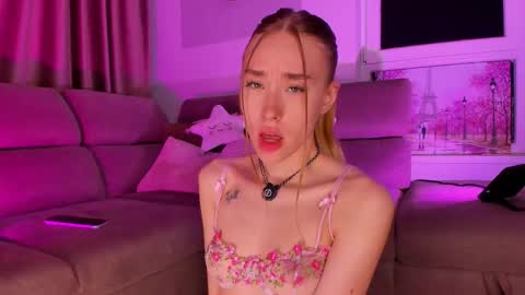 sugarskye online show from December 2025 06:37:02 PM