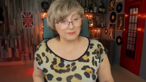 Vivien online show from January 2025 04:20:01 PM