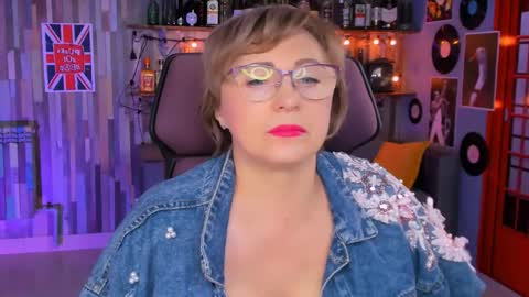 Vivien online show from November 2025 01:11:01 PM