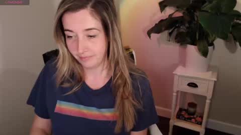 Mia online show from October 2025 11:57:02 PM