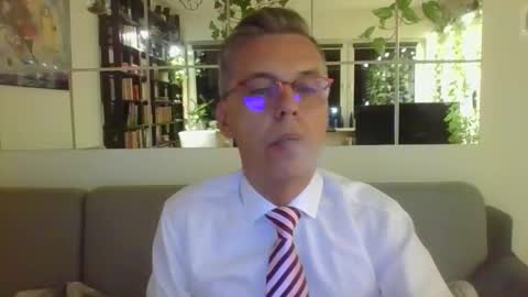 Snapshot of suit_elegant chatting on September 2025 07:35:02 PM Suit tie horny online show from September 2025 07:35:02 PM