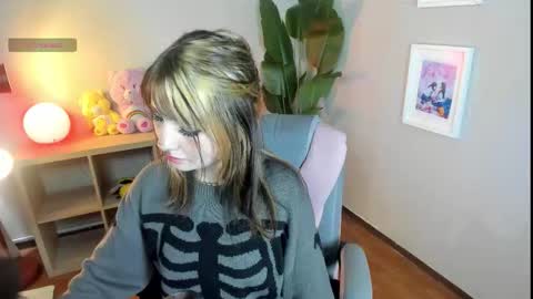 sukini_berry_ online show from September 2025 01:05:02 PM