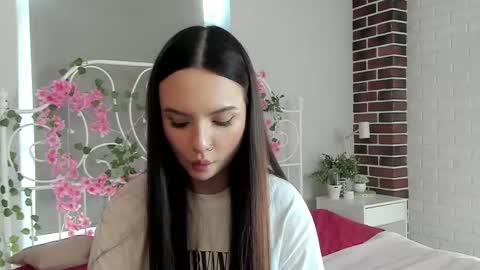 Lina 3 online show from March 2026 10:29:01 AM