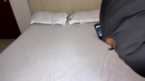 Snapshot of sultryaura chatting on June 2026 11:55:01 AM maskedtemptress online show from June 2026 11:55:01 AM