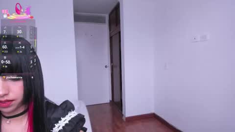 Nicolle  online show from October 2025 04:05:02 PM