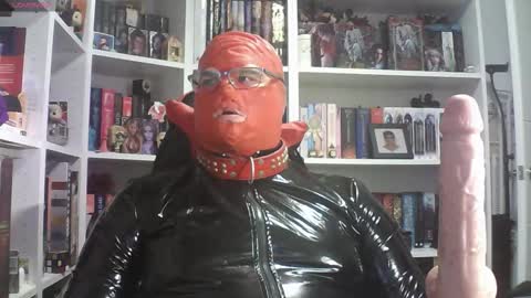 Snapshot of sumisolatex chatting on November 2025 06:29:01 PM Sumisolatex online show from November 2025 06:29:01 PM