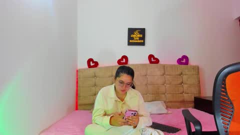 summer_girls01 online show from October 2025 11:02:01 PM