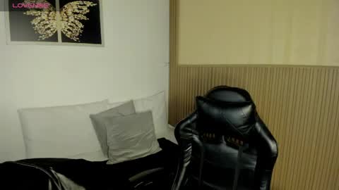 Snapshot of summer_night_ chatting on April 2026 01:41:02 PM Summer online show from April 2026 01:41:02 PM