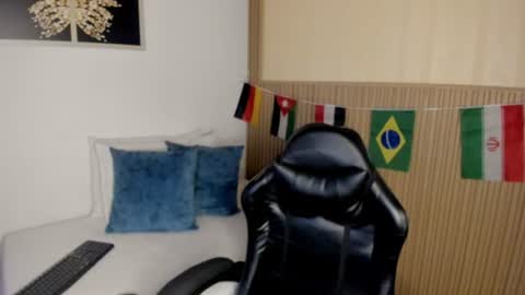Snapshot of summer_night_ chatting on July 2026 11:40:01 AM Summer online show from July 2026 11:40:01 AM