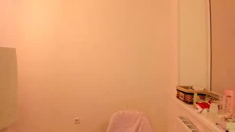 Snapshot of summer_preston chatting on January 2025 06:47:01 PM Summer Preston online show from January 2025 06:47:01 PM