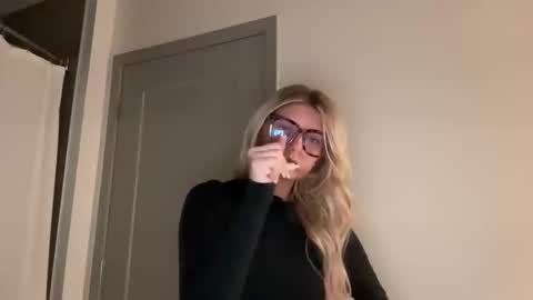 summerclarkee online show from February 2026 04:30:01 PM