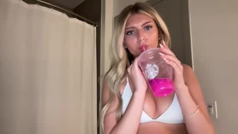 summerclarkee online show from March 2026 09:53:02 PM