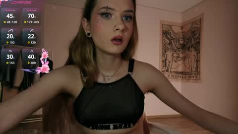 summerhazee online show from April 2026 06:49:02 PM