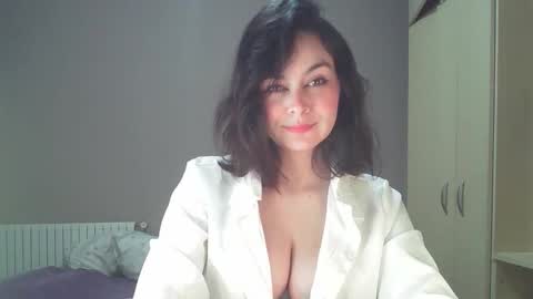 Summer online show from November 2025 06:51:02 PM