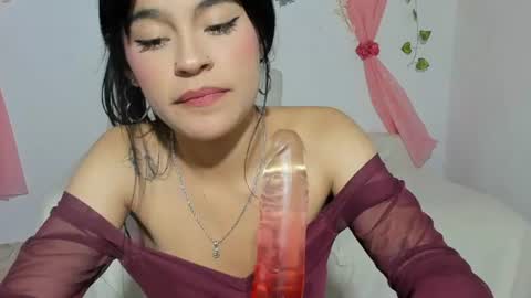 Snapshot of summerpurple chatting on July 2026 01:42:02 AM SUMMER online show from July 2026 01:42:02 AM