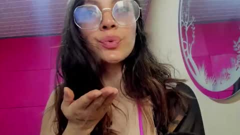 moon1 online show from April 2026 03:18:02 PM