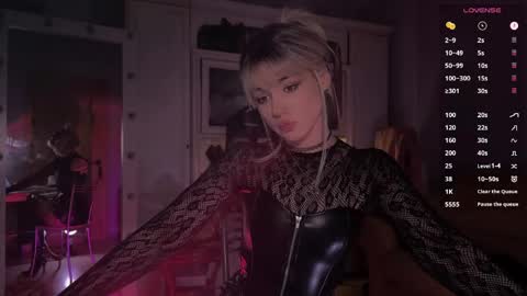 Snapshot of sun_for_you chatting on April 2026 07:33:02 PM Miss Nelly online show from April 2026 07:33:02 PM