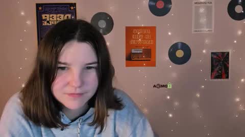 sun_julia online show from November 2025 10:04:02 AM