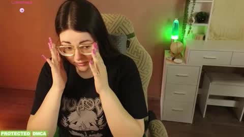 Tina. Im topless model  online show from February 2026 09:30:01 AM