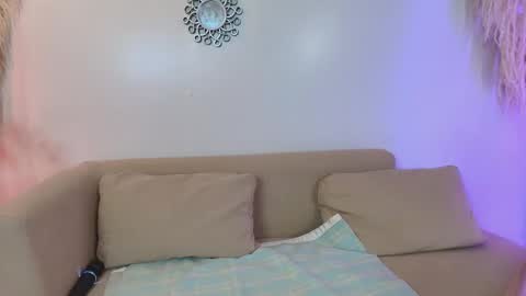 Aillyn Perez online show from October 2025 10:11:01 PM