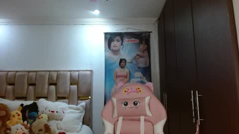 Snapshot of sunflower_dance chatting on May 2026 01:57:16 AM Jeraldine online show from May 2026 01:57:16 AM