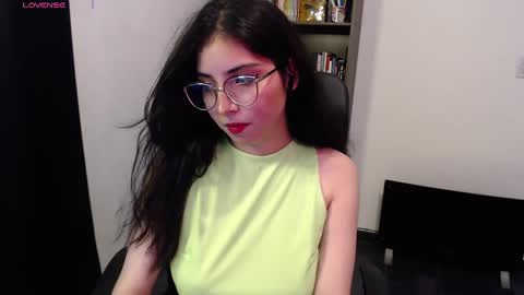 Snapshot of sunflower_uwu chatting on March 2025 04:35:02 AM violetta online show from March 2025 04:35:02 AM