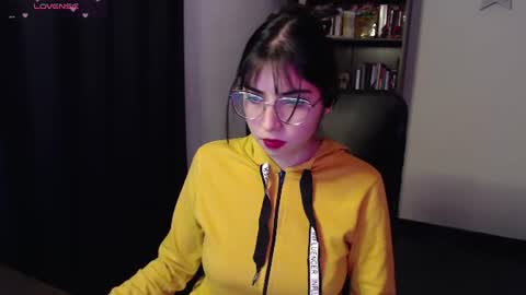 Snapshot of sunflower_uwu chatting on June 2026 02:38:01 AM violetta online show from June 2026 02:38:01 AM