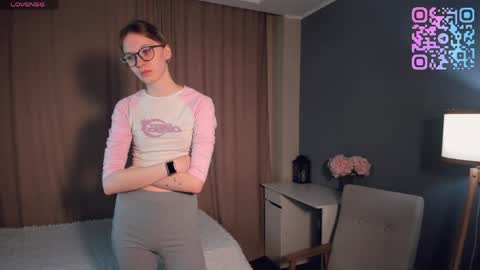 Kiki online show from April 2026 01:11:01 AM