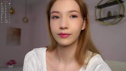 Snapshot of sunnmoonn chatting on September 2025 02:40:01 PM Lily online show from September 2025 02:40:01 PM