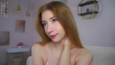 Snapshot of sunnmoonn chatting on September 2025 01:34:02 PM Lily online show from September 2025 01:34:02 PM