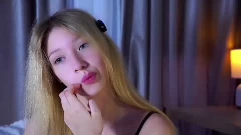 Snapshot of sunnmoonn chatting on July 2026 11:30:01 PM Lily online show from July 2026 11:30:01 PM