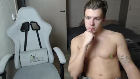 Alice and Sergey online show from February 2025 04:59:02 PM