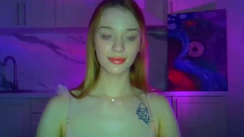 sunny__fox online show from February 2025 07:03:01 PM