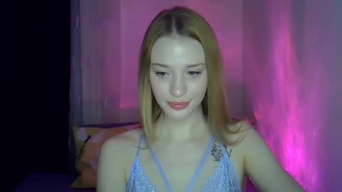 sunny__fox online show from March 2025 10:36:02 PM