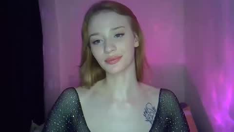 sunny__fox online show from March 2025 12:11:02 AM