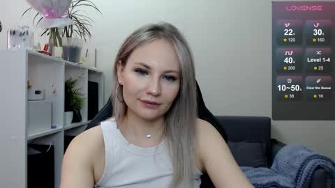 Snapshot of sunny_bunny6 chatting on March 2025 05:57:01 AM Naomi online show from March 2025 05:57:01 AM