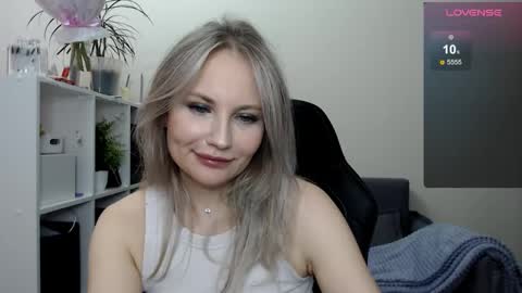 Snapshot of sunny_bunny6 chatting on March 2025 09:02:02 AM Naomi online show from March 2025 09:02:02 AM