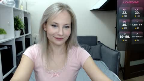 Snapshot of sunny_bunny6 chatting on September 2025 12:50:02 PM Naomi online show from September 2025 12:50:02 PM