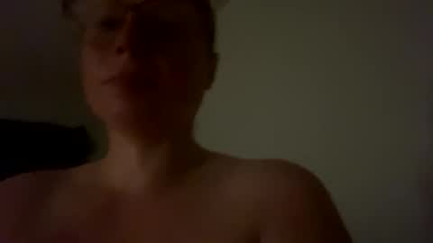 Snapshot of sunny_clementine chatting on October 2025 03:54:02 AM Sunny Clementine online show from October 2025 03:54:02 AM