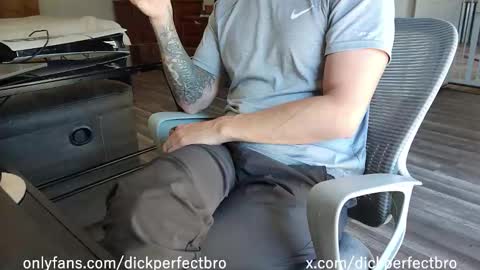 sunny valentine online show from November 2025 02:27:01 PM