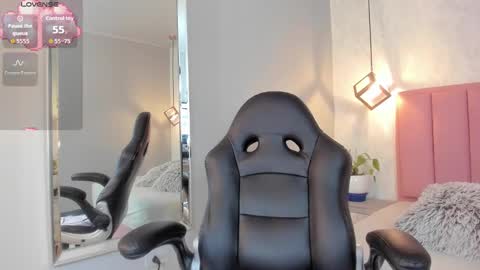  S U N N Y online show from October 2025 01:09:01 PM