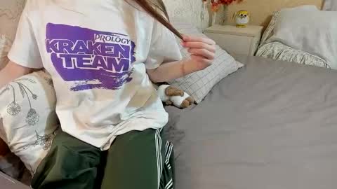 Alina   Streams Mon to Fri online show from November 2025 01:00:02 PM