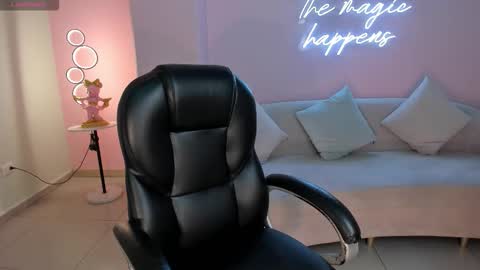 Sunny Rivers online show from October 2025 05:33:02 PM